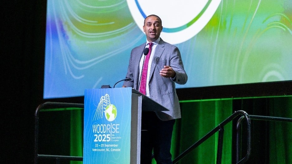 Minister Kahlon speaking at Woodrise 2025